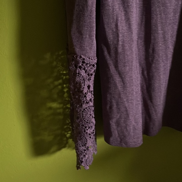 NWOT Brand Unknown Purple Henley Top Shirt With Half Lace Sleeves Size XXL - Picture 2 of 3